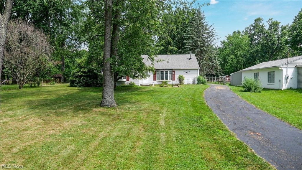Photo of 603 East Avenue, Tallmadge, OH 44278 (MLS # 5224863)