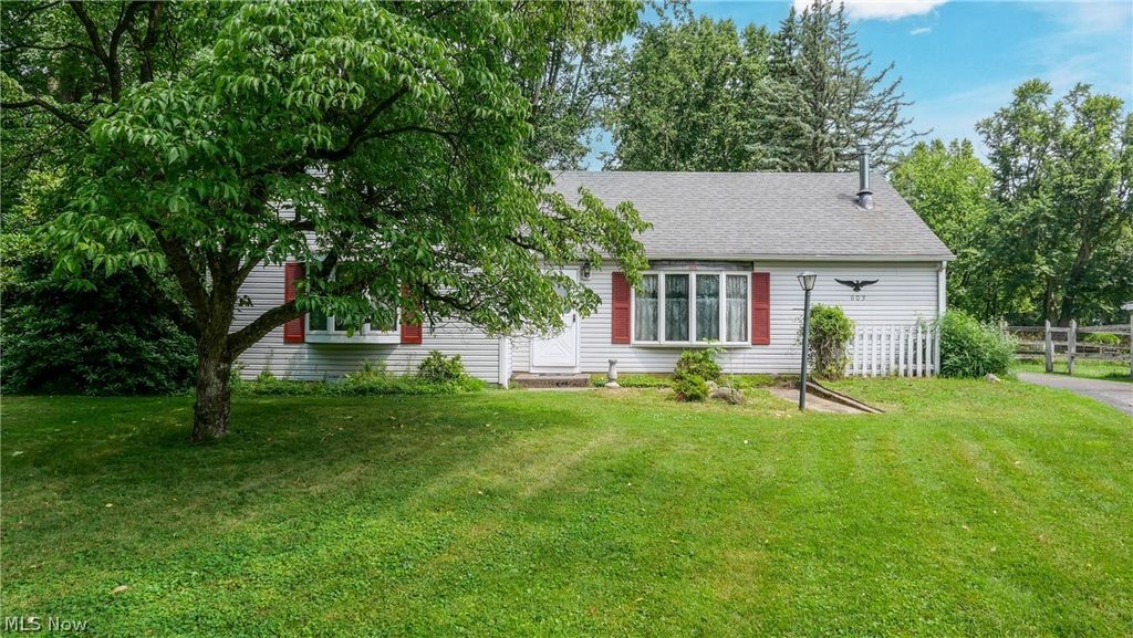 Photo of 603 East Avenue, Tallmadge, OH 44278 (MLS # 5224863)