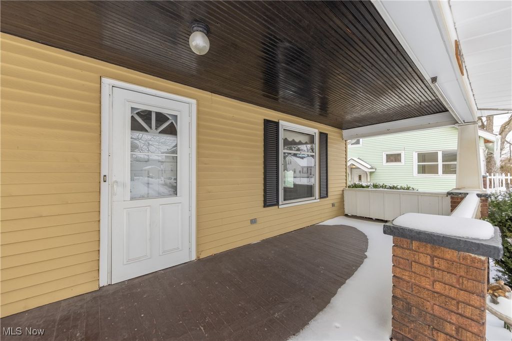 Photo of 1116 Adelaide Avenue SE, Warren, OH 44484 (MLS # 5184157)