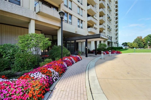 Photo for 1 Bratenahl Place 1501