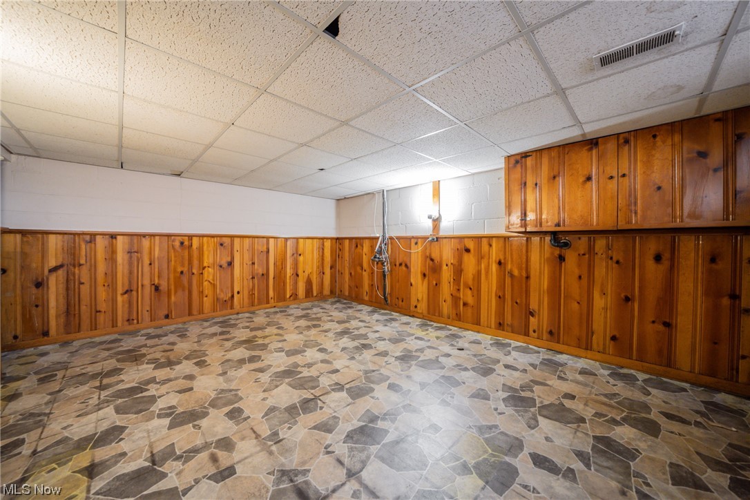 Bungalow - Residential