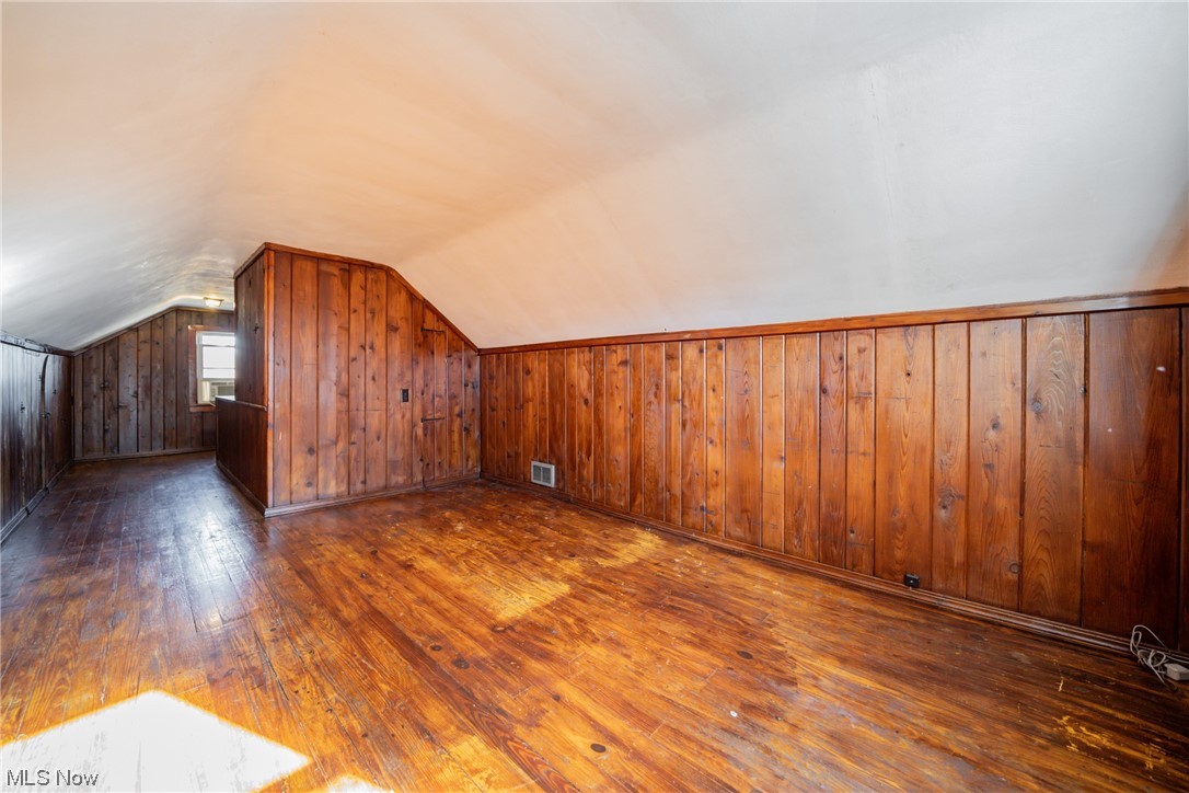 Bungalow - Residential