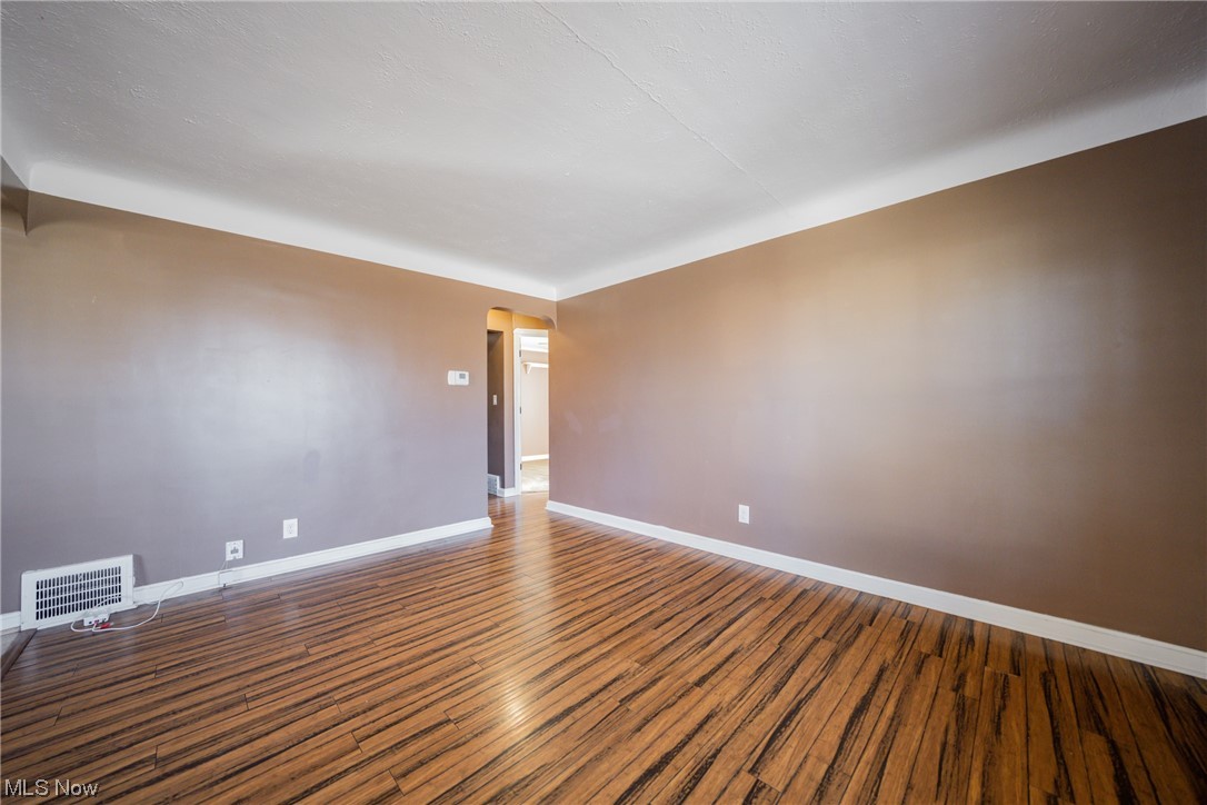 Bungalow - Residential