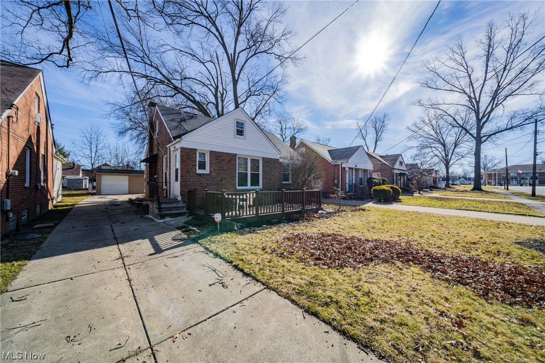 Bungalow - Residential