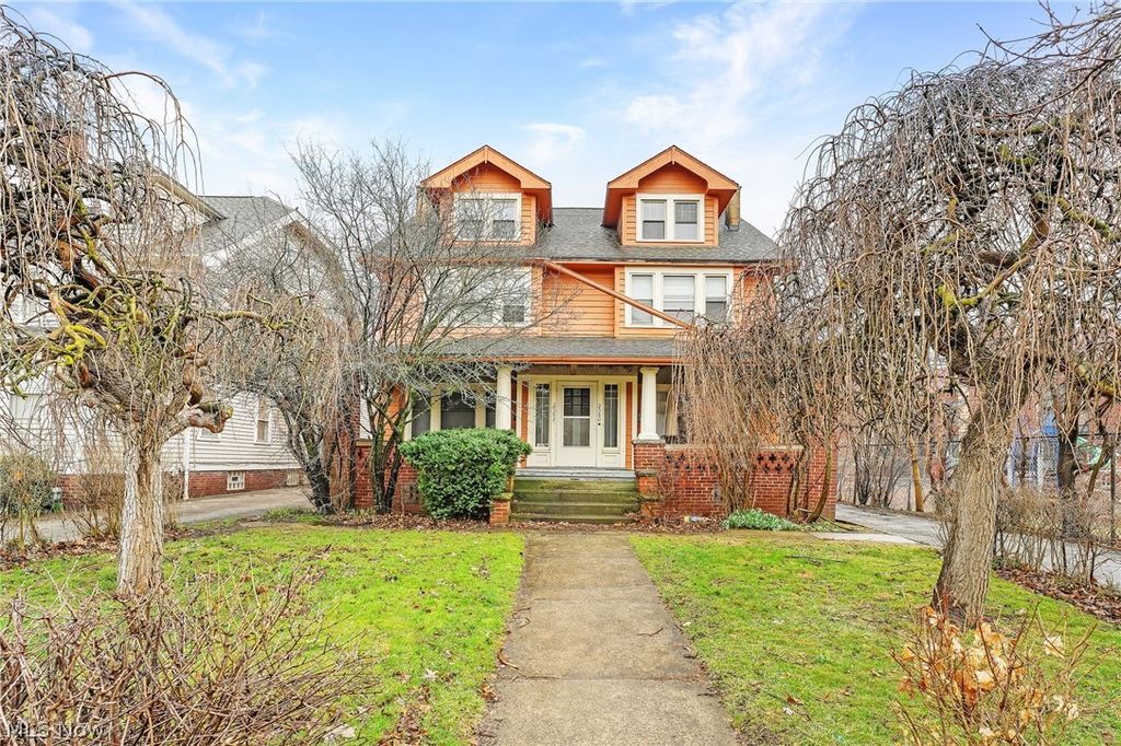 Photo of 2580 Colchester Road, Cleveland Heights, OH 44106 (MLS # 5191555)