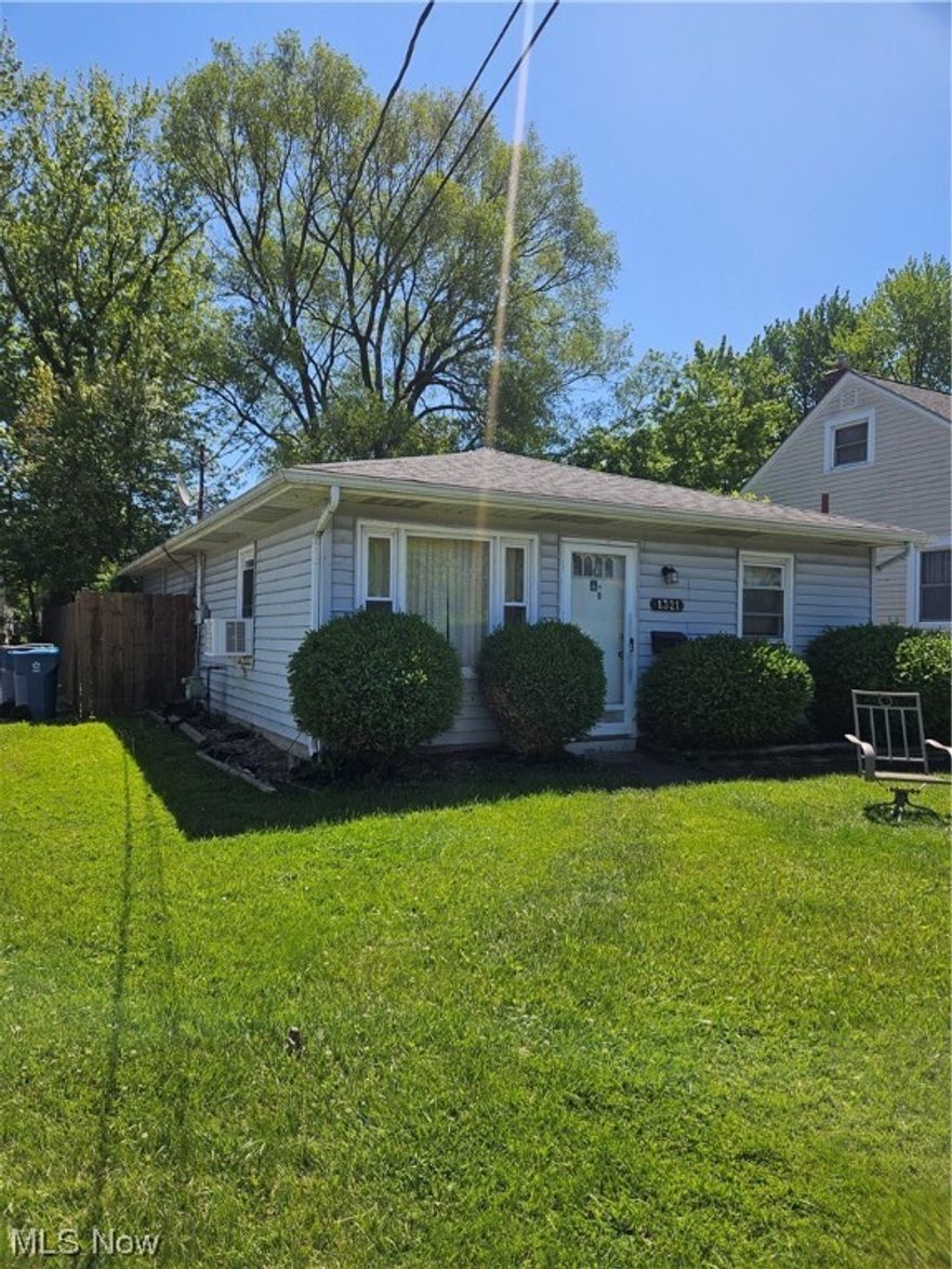 Very nice ranch home near Lake Erie, Lakeview Park and the downtown area. Two bedrooms, laundry & Utility room on ground floor with a comfortable size eat in kitchen. Outside you have concrete driveway with a two-car detached garage. The driveway and backyard are in closed with a chain link fence, which is great for dog owners.