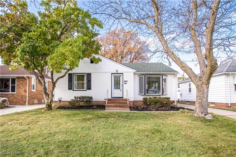 7334 Greenleaf Avenue, Parma, OH 44130 - #: 5169306