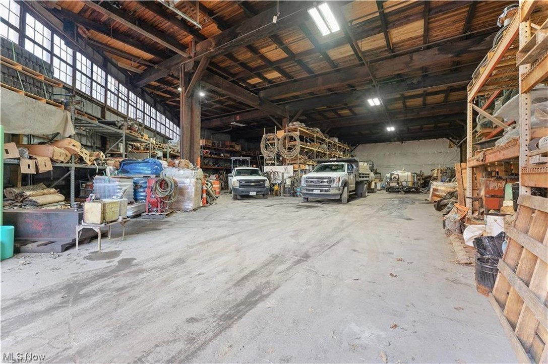 City/Youngstown - Commercial Sale