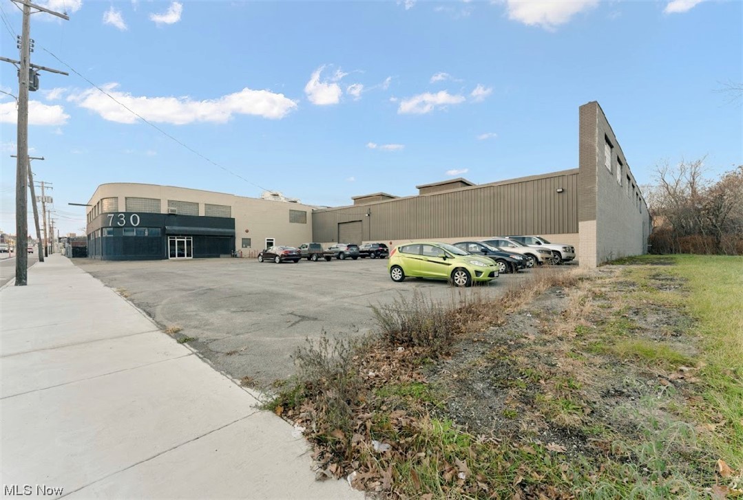 City/Youngstown - Commercial Sale