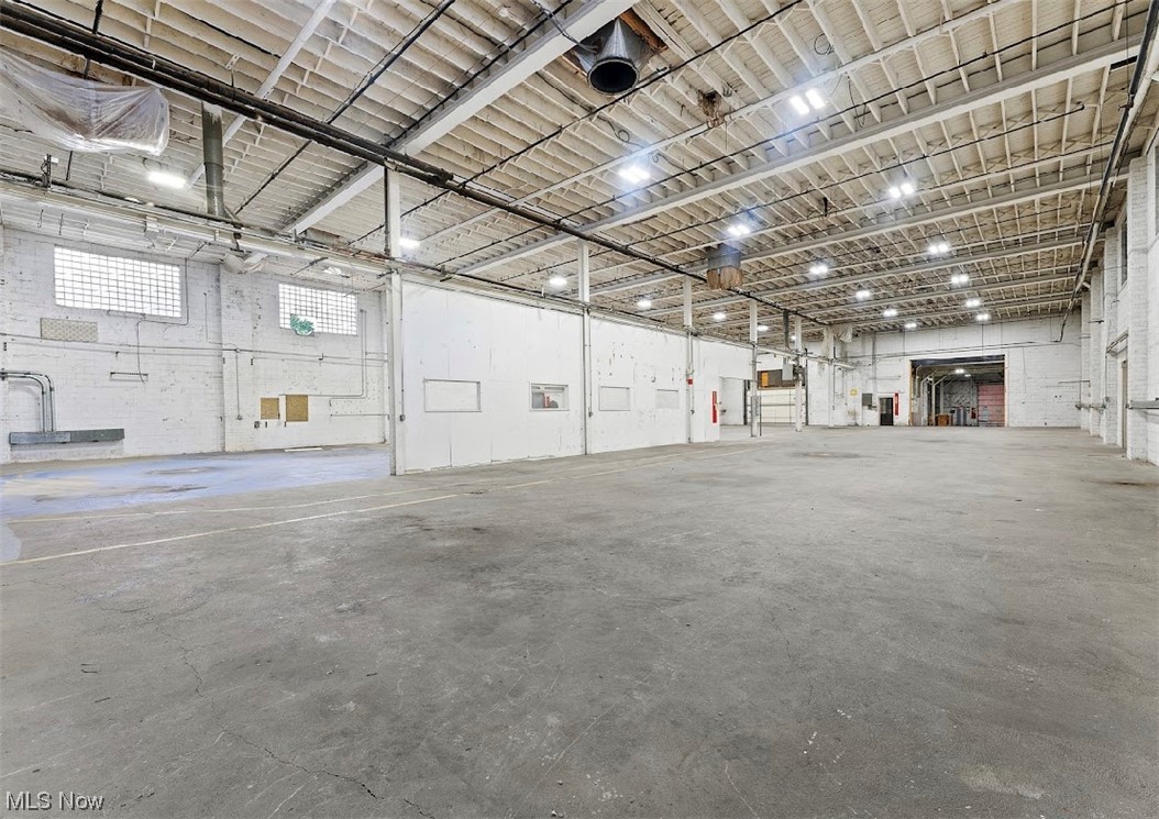 City/Youngstown - Commercial Sale