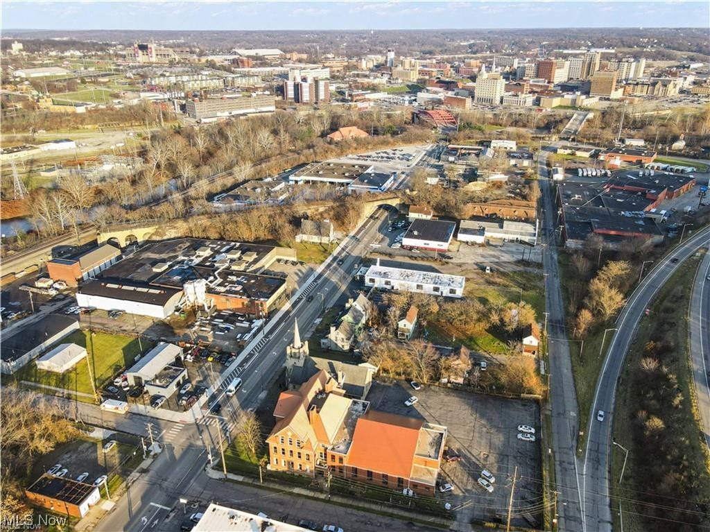 City/Youngstown - Commercial Sale