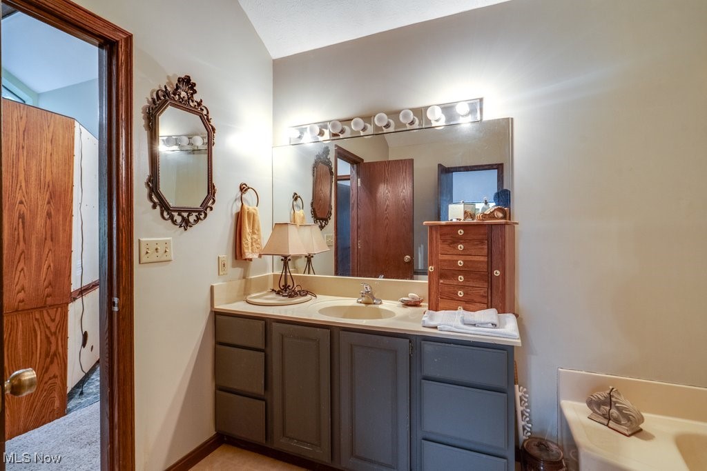 Pine Mill Rdg Condo Estates #3 Ph - Residential