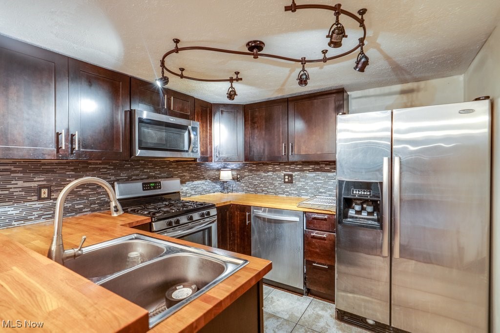 Pine Mill Rdg Condo Estates #3 Ph - Residential