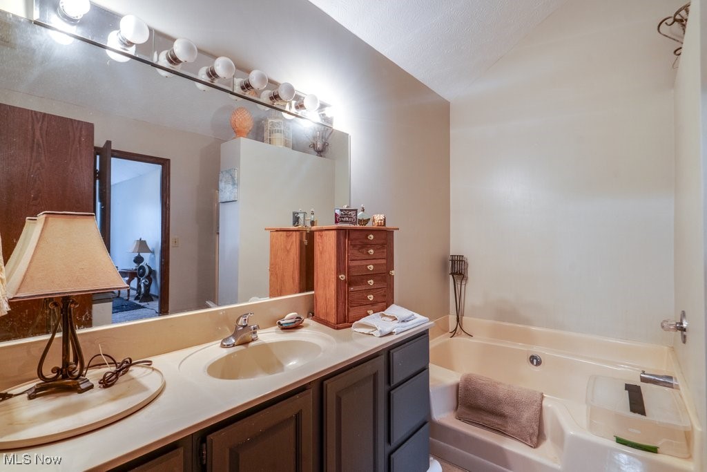 Pine Mill Rdg Condo Estates #3 Ph - Residential