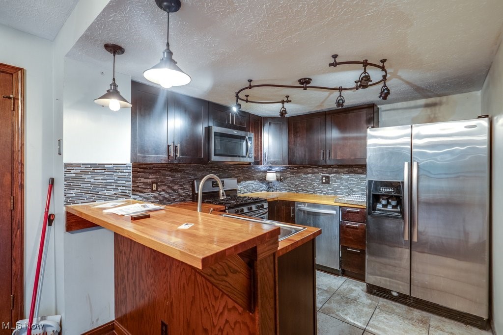 Pine Mill Rdg Condo Estates #3 Ph - Residential