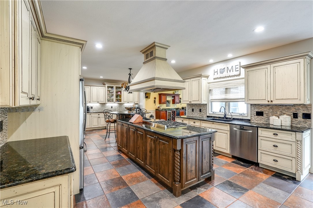 5061 Everton Avenue, Solon, Ohio image 12