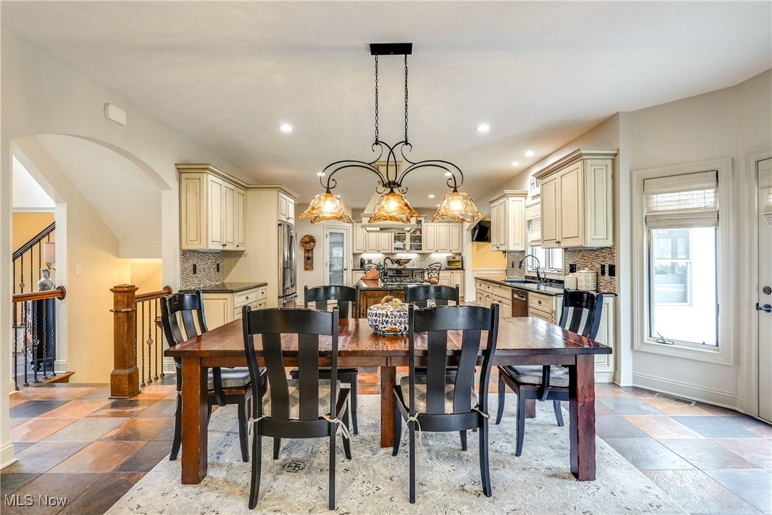 5061 Everton Avenue, Solon, Ohio image 25