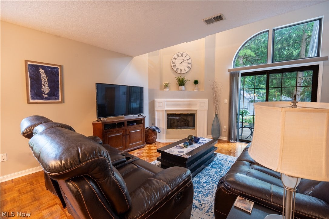 1233 Red Tail Hawk Drive