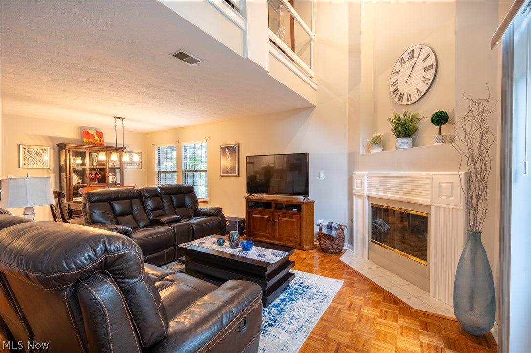 1233 Red Tail Hawk Drive