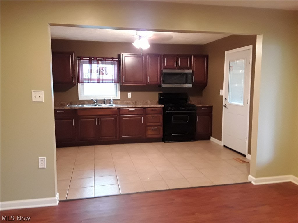 Pinewood Acres Dev Cos Pinewo - Residential