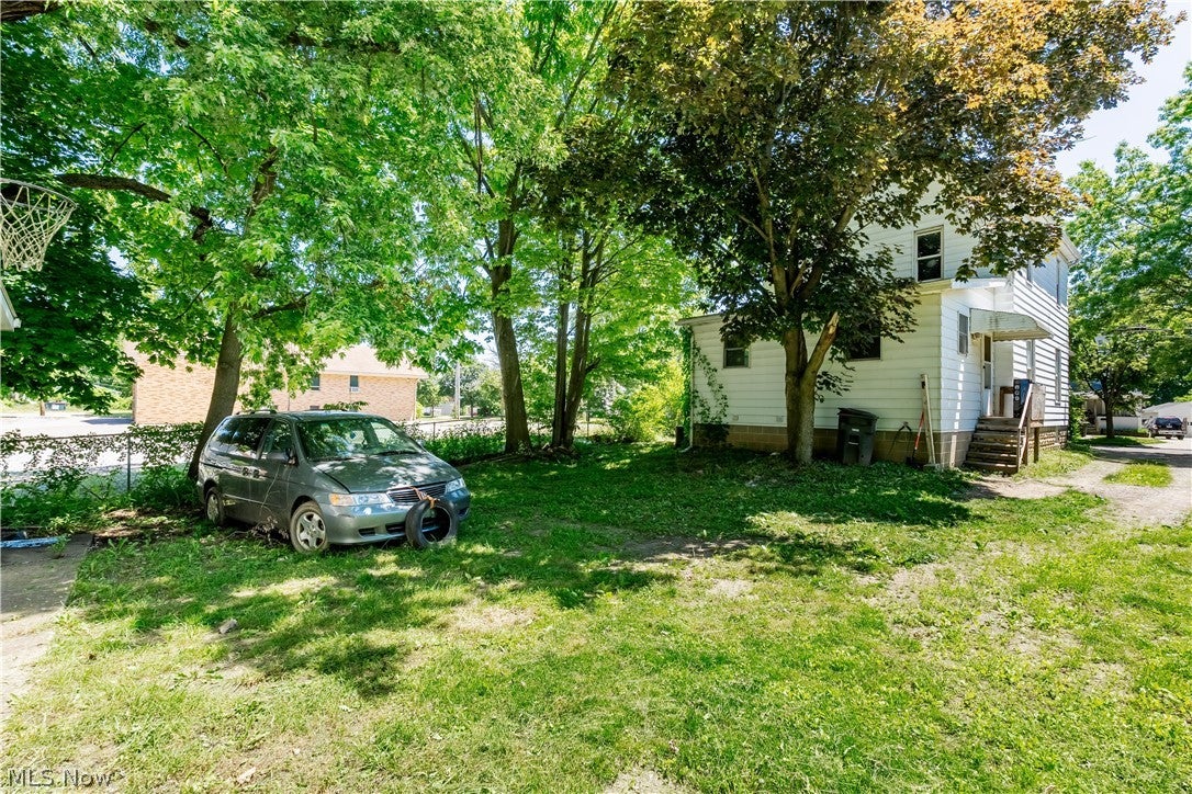 1223 W Wilbeth Road
