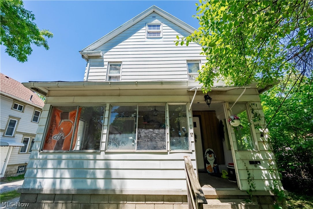 1223 W Wilbeth Road