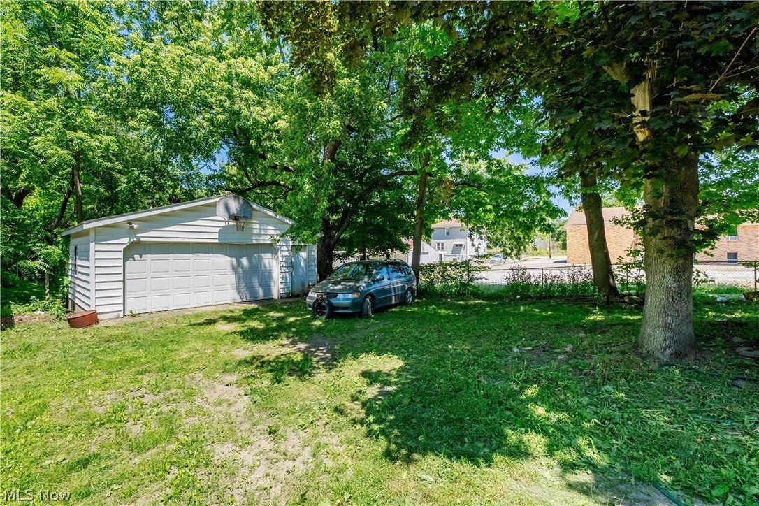 1223 W Wilbeth Road