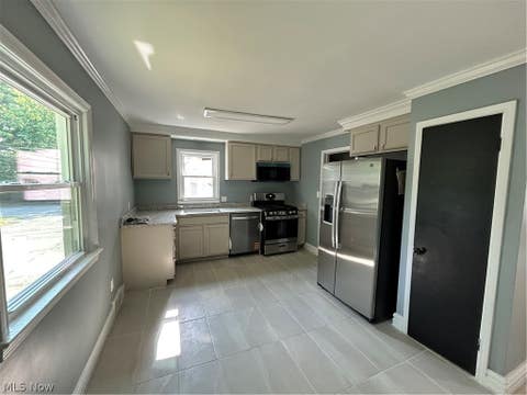 Tiny photo for 201 W Glendale Street, Bedford, OH 44146 (MLS # 5229277)