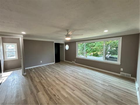 Tiny photo for 201 W Glendale Street, Bedford, OH 44146 (MLS # 5229277)