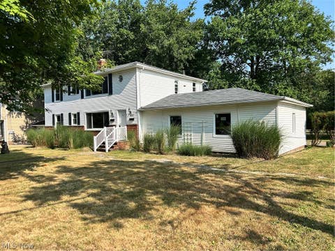 Tiny photo for 201 W Glendale Street, Bedford, OH 44146 (MLS # 5229277)