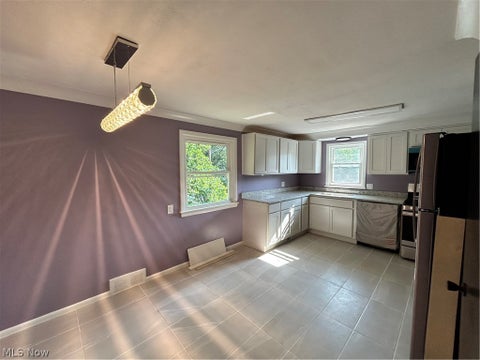 Tiny photo for 201 W Glendale Street, Bedford, OH 44146 (MLS # 5229277)