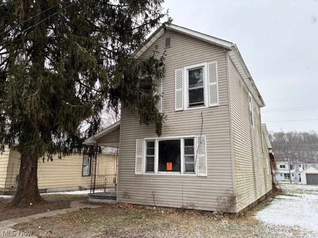 Photo of 349 Schaum Avenue, Zanesville, OH 43701 (MLS # 5188711)