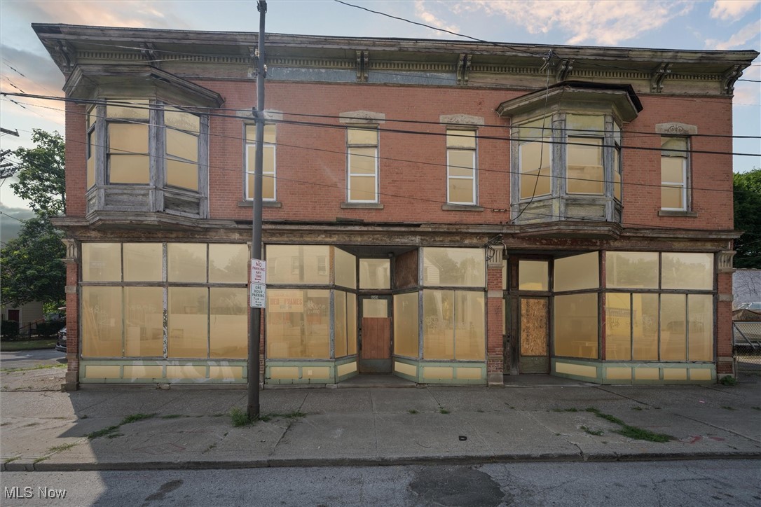 Don't miss this opportunity to lease space in this building with loads of character. There are two retail spaces on the main floor approximately 1,500 square feet each. There is an enclosed courtyard and garage/warehouse are with drive in overhead door. Lots of character in this building that used to be an antique store. The second floor can be used as offices or apartments. There is potential for 3-4 offices or apartments. Lots of potential has many potential uses. High traffic location with lots of stores, restaurants and taverns nearby. Call now for your private showing.