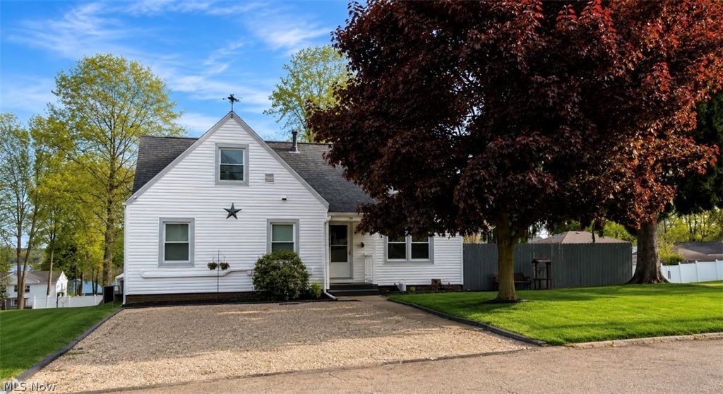 Photo of 375 E Huston Street, Barberton, OH 44203 (MLS # 5207235)
