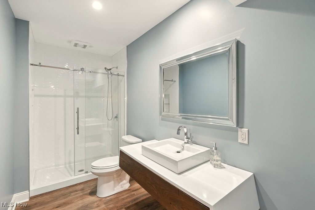 Orange, Ohio 44122, United States, 5 Bedrooms Bedrooms, ,5 BathroomsBathrooms,Residential,Contingent,159284