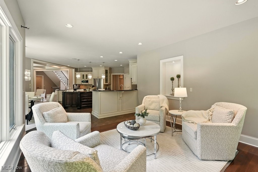 Orange, Ohio 44122, United States, 5 Bedrooms Bedrooms, ,5 BathroomsBathrooms,Residential,Contingent,159284