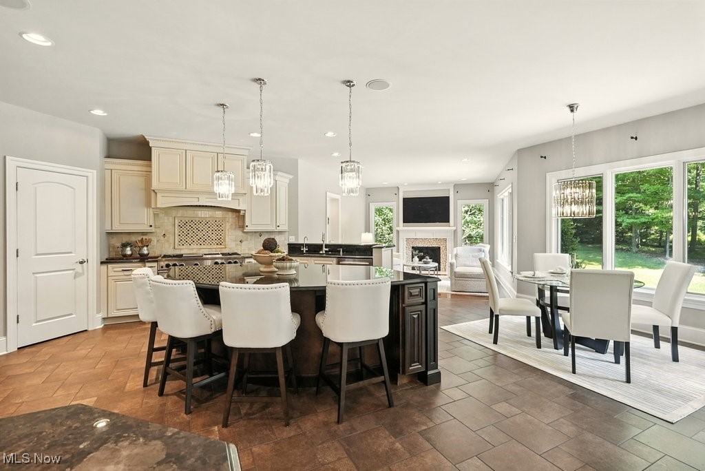 Orange, Ohio 44122, United States, 5 Bedrooms Bedrooms, ,5 BathroomsBathrooms,Residential,Contingent,159284