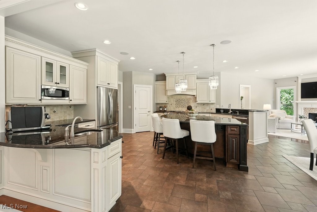 Orange, Ohio 44122, United States, 5 Bedrooms Bedrooms, ,5 BathroomsBathrooms,Residential,Contingent,159284