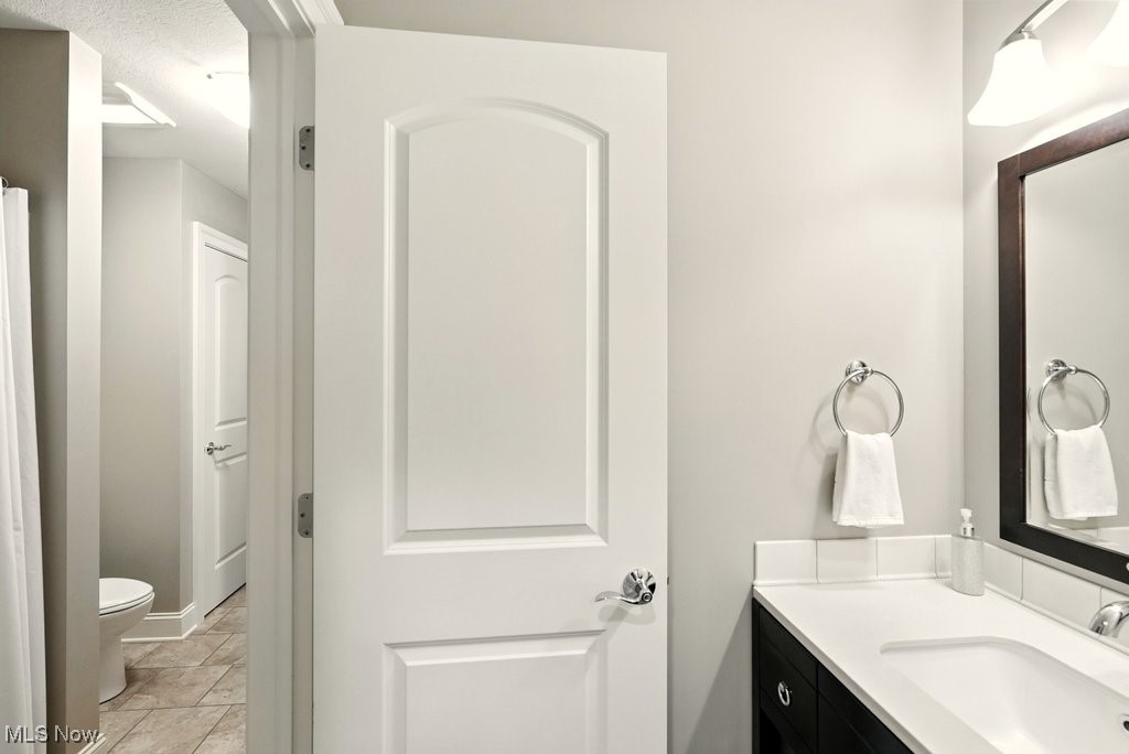 Orange, Ohio 44122, United States, 5 Bedrooms Bedrooms, ,5 BathroomsBathrooms,Residential,Contingent,159284