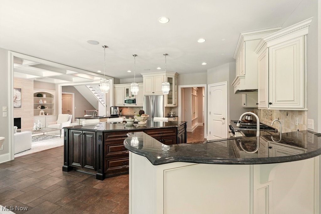 Orange, Ohio 44122, United States, 5 Bedrooms Bedrooms, ,5 BathroomsBathrooms,Residential,Contingent,159284