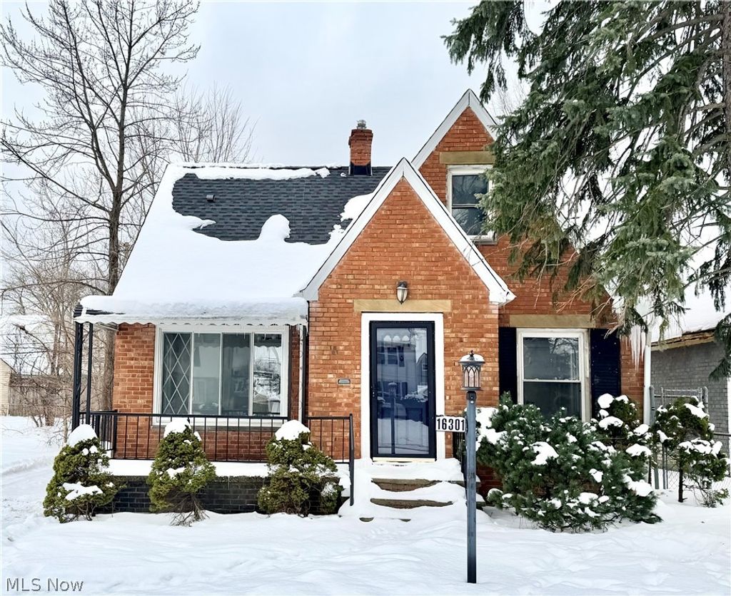 Photo of 16301 Invermere Avenue, Cleveland, OH 44128 (MLS # 5185475)