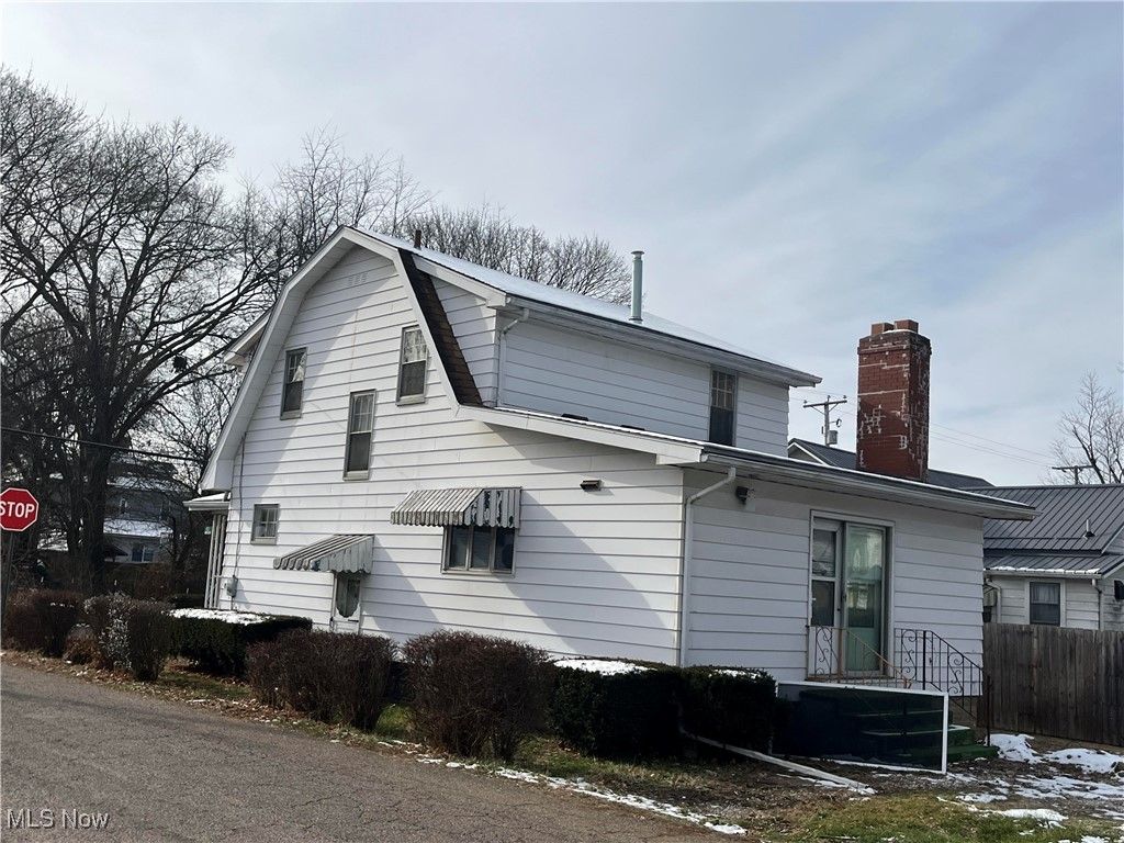 Photo of 431 Cedar Lane NW, New Philadelphia, OH 44663 (MLS # 5176239)