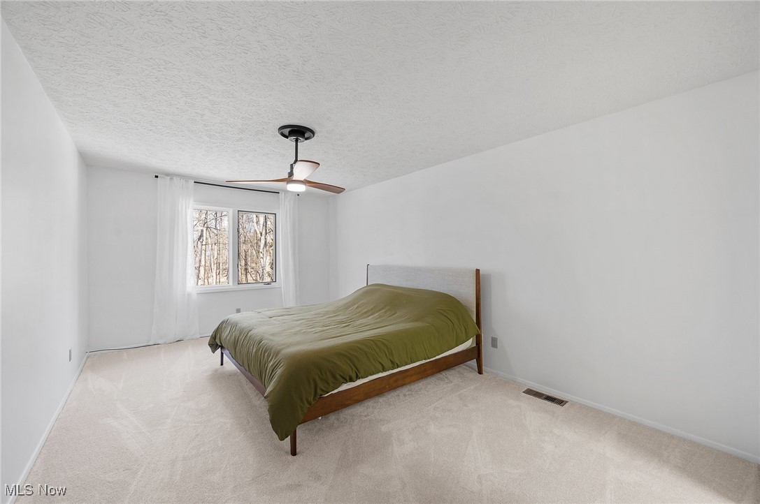 21847 Meadows Edge Lane, Strongsville, Ohio image 25