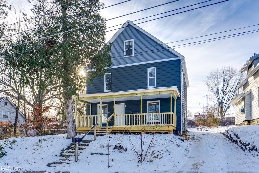 Photo of 155 W Walnut Street, Wadsworth, OH 44281 (MLS # 5176459)