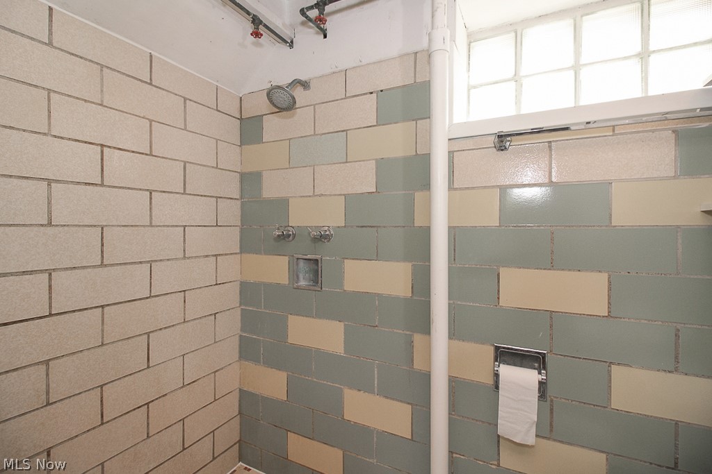 Tuxedo Heights - Residential Lease