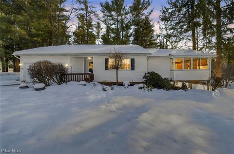 244 S Oval Drive Chardon OH 44024