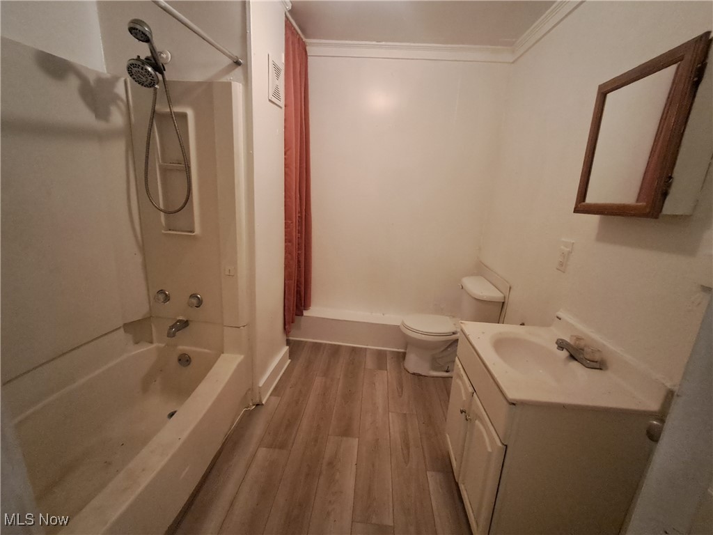 Madison, Ohio 44057, United States, 3 Bedrooms Bedrooms, ,1 BathroomBathrooms,Residential,Active,215883