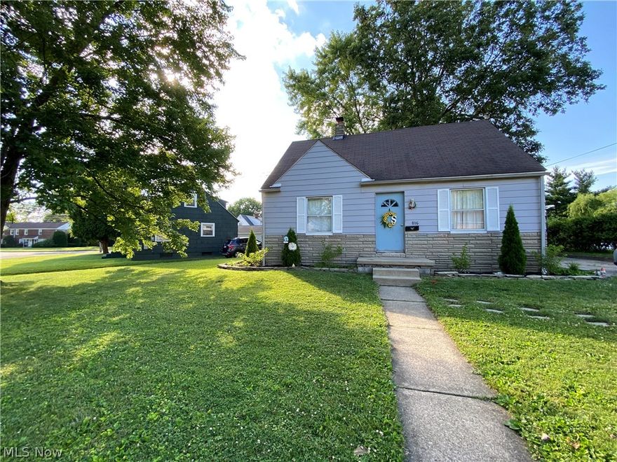 This 4 bedroom cap cod is situated close to the schools & shopping. This property features a Full basement, Enclosed patio & Attached garage. 
Remodeled bathroom / Furnace & A/C (2019) / All appliances stay!