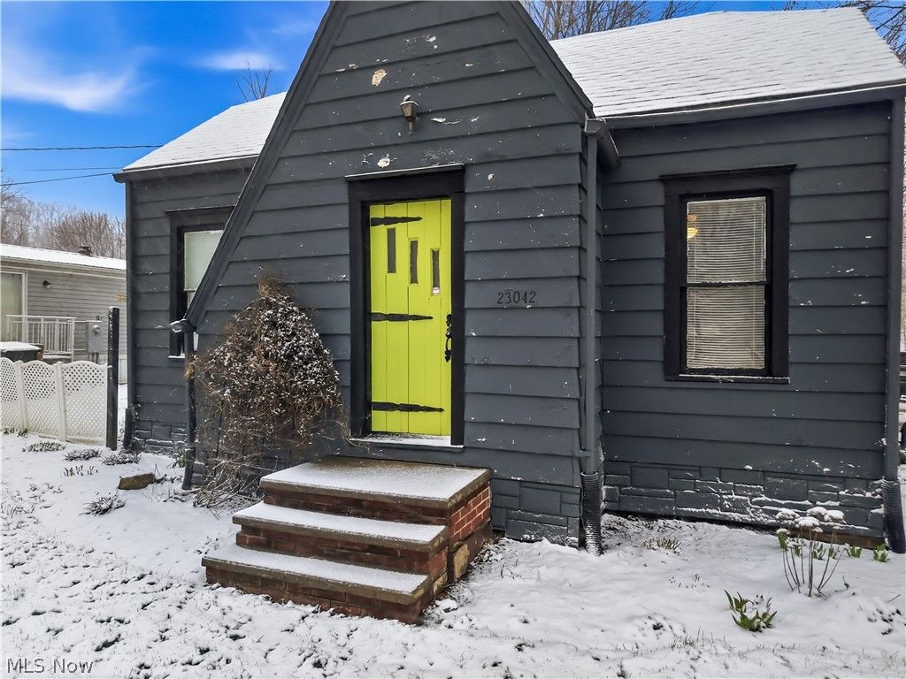 Photo of 23042 South Street, Homeworth, OH 44287 (MLS # 5194264)