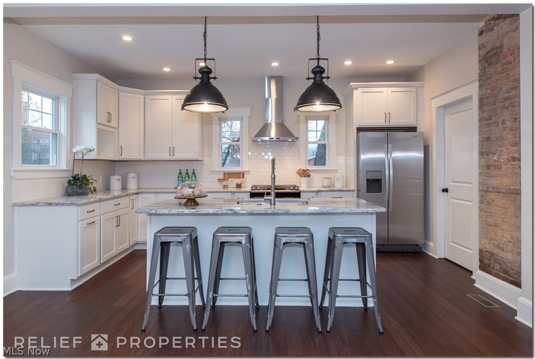 Esther - Residential